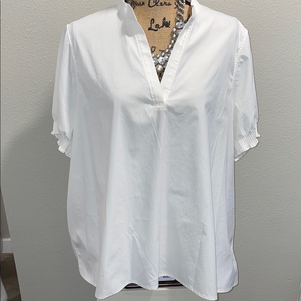 Women's White V-Neck Short Sleeve Blouse
